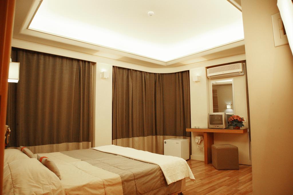 Ariston Hotel Атина Екстериор снимка