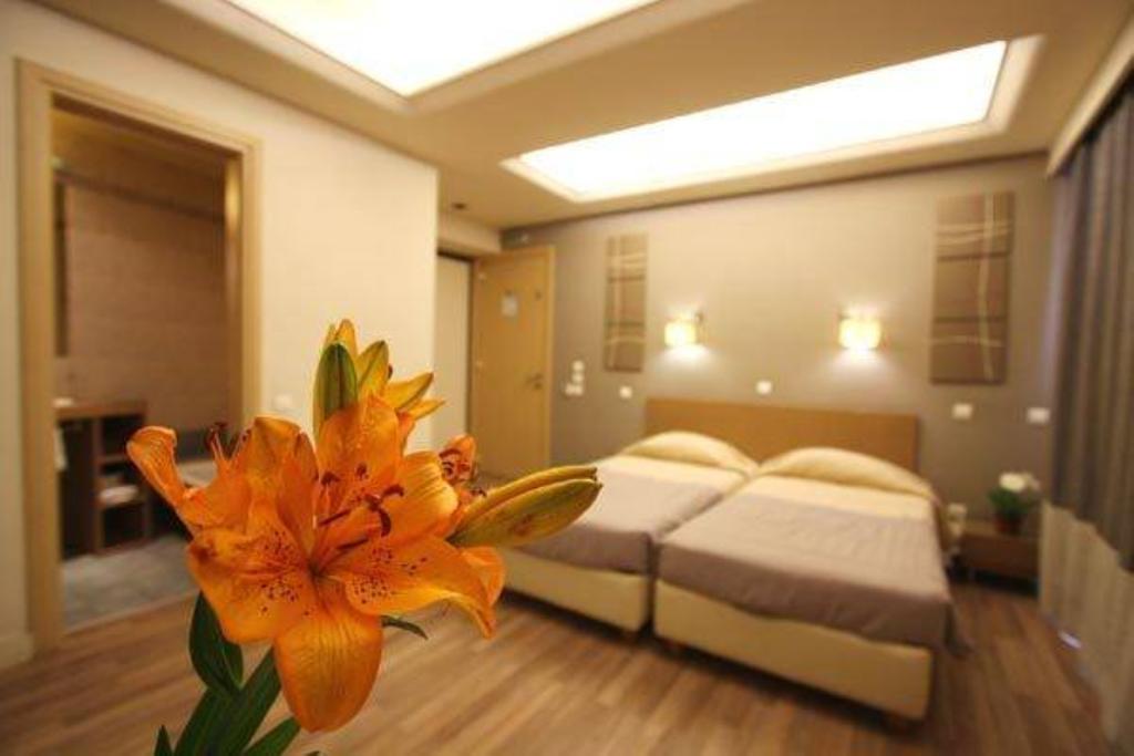Ariston Hotel Атина Екстериор снимка